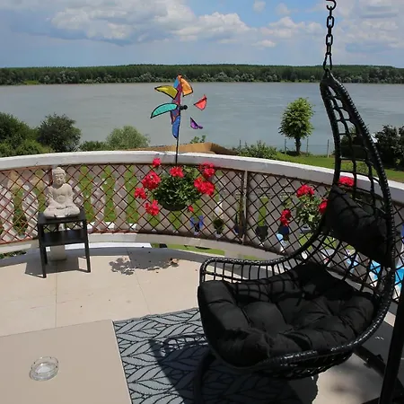 Prenociste Dunav 97 K5 * Novi Banovci